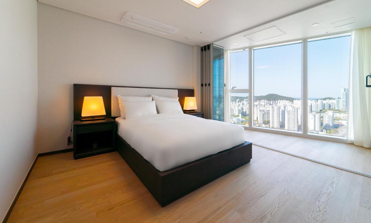 Grand Lct Residence Busan Exterior photo